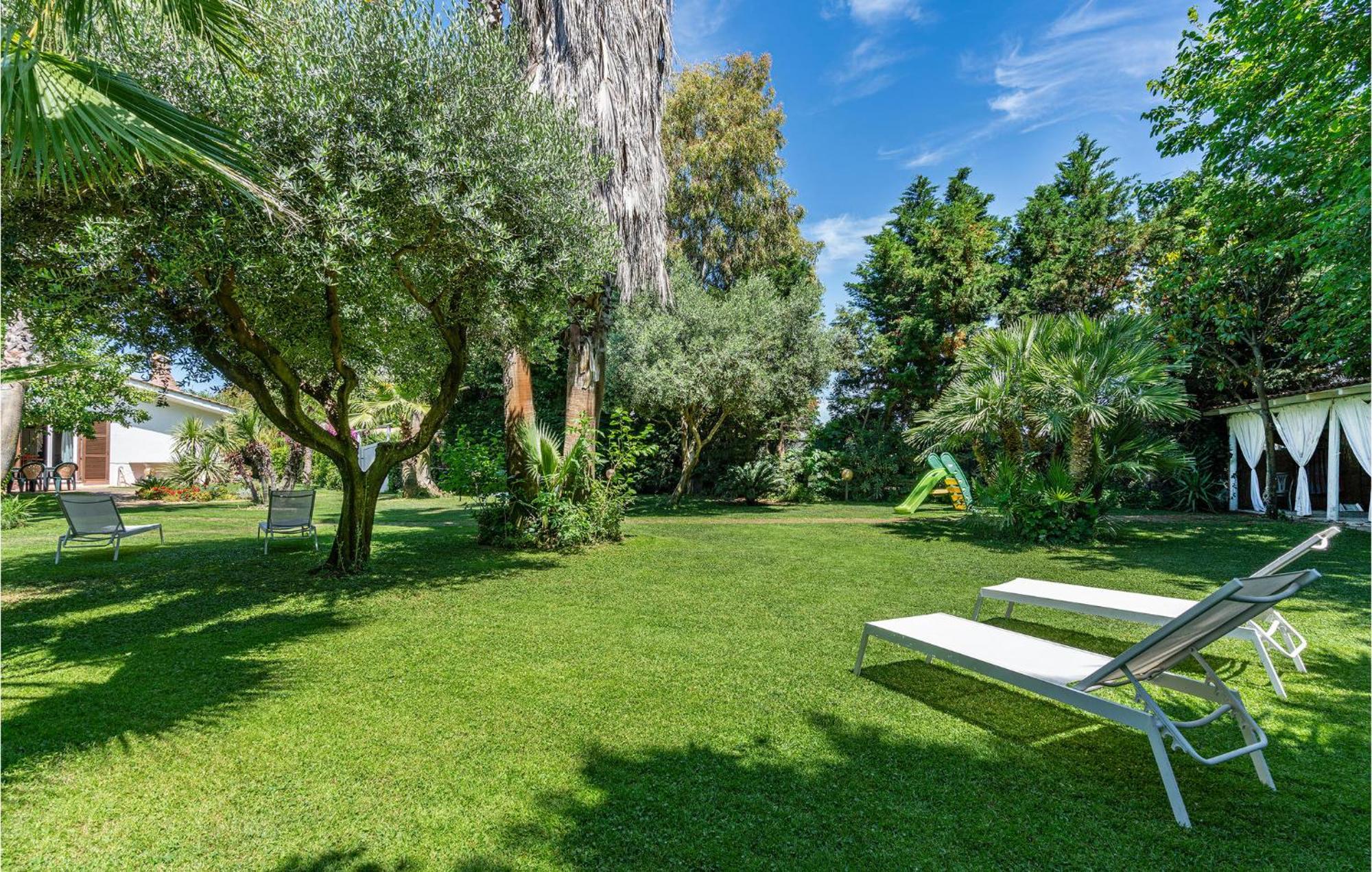 Beautiful Home In Fiumicino With Wifi 外观 照片