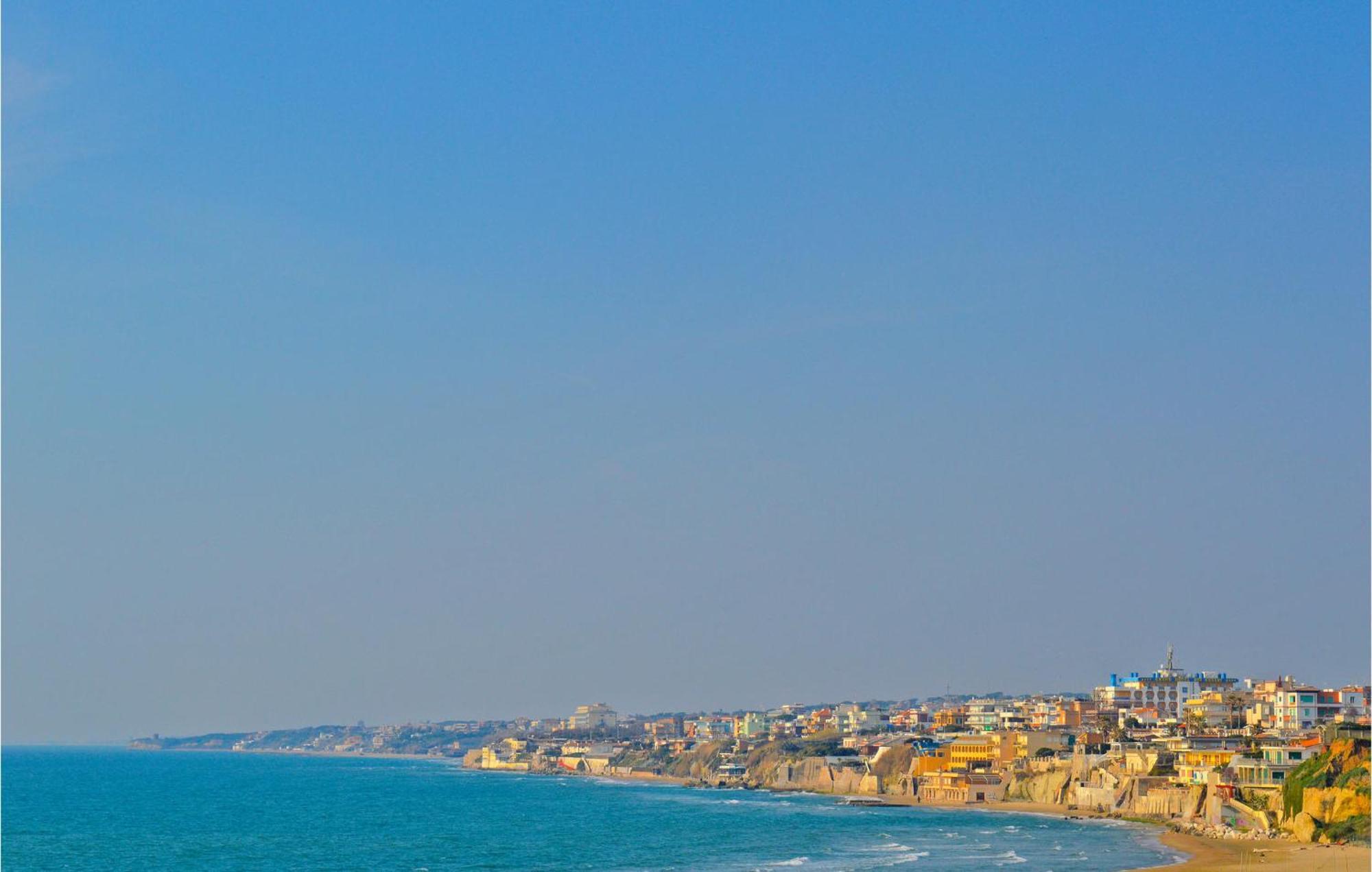Beautiful Home In Fiumicino With Wifi 外观 照片