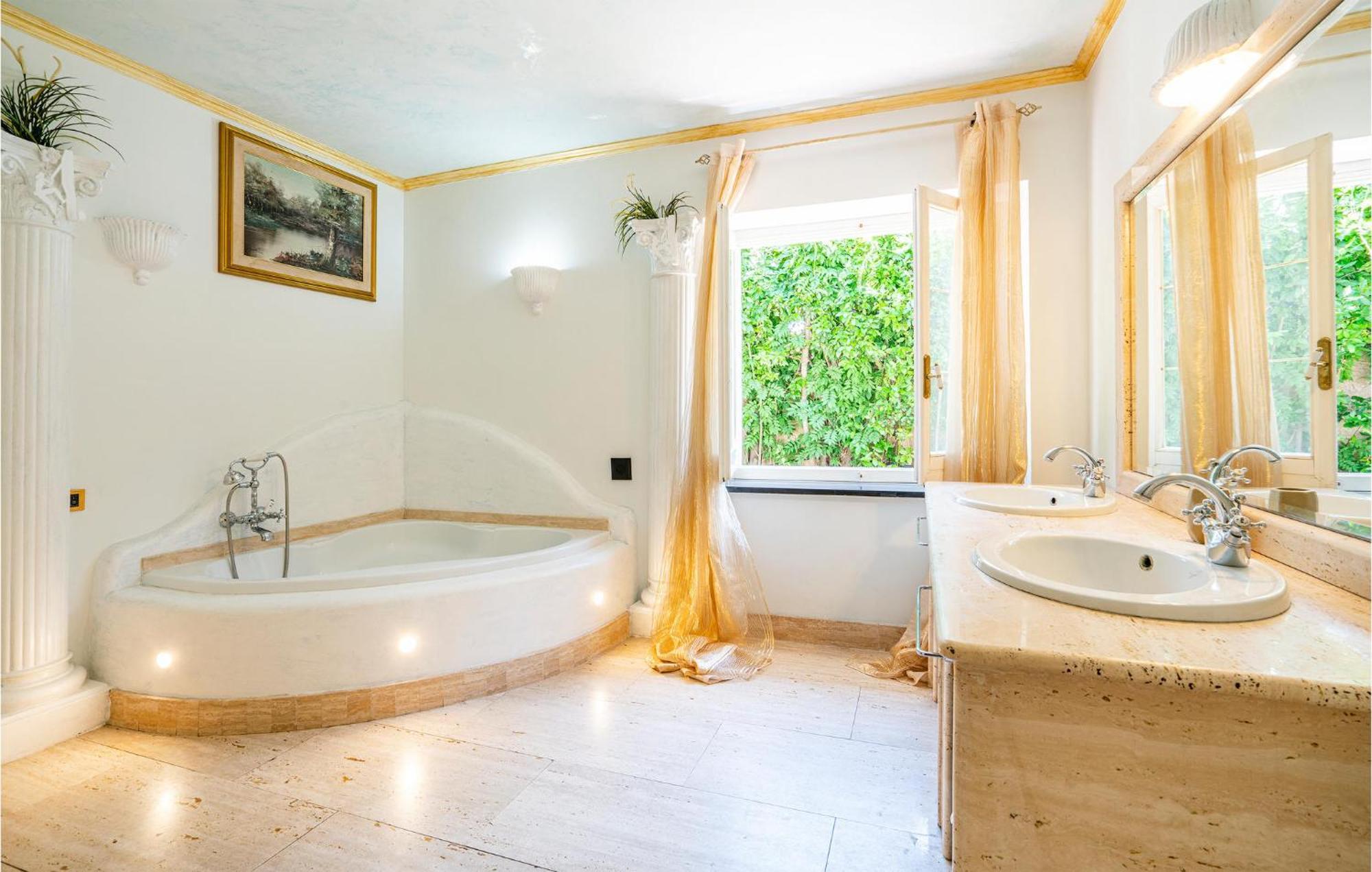 Beautiful Home In Fiumicino With Wifi 外观 照片