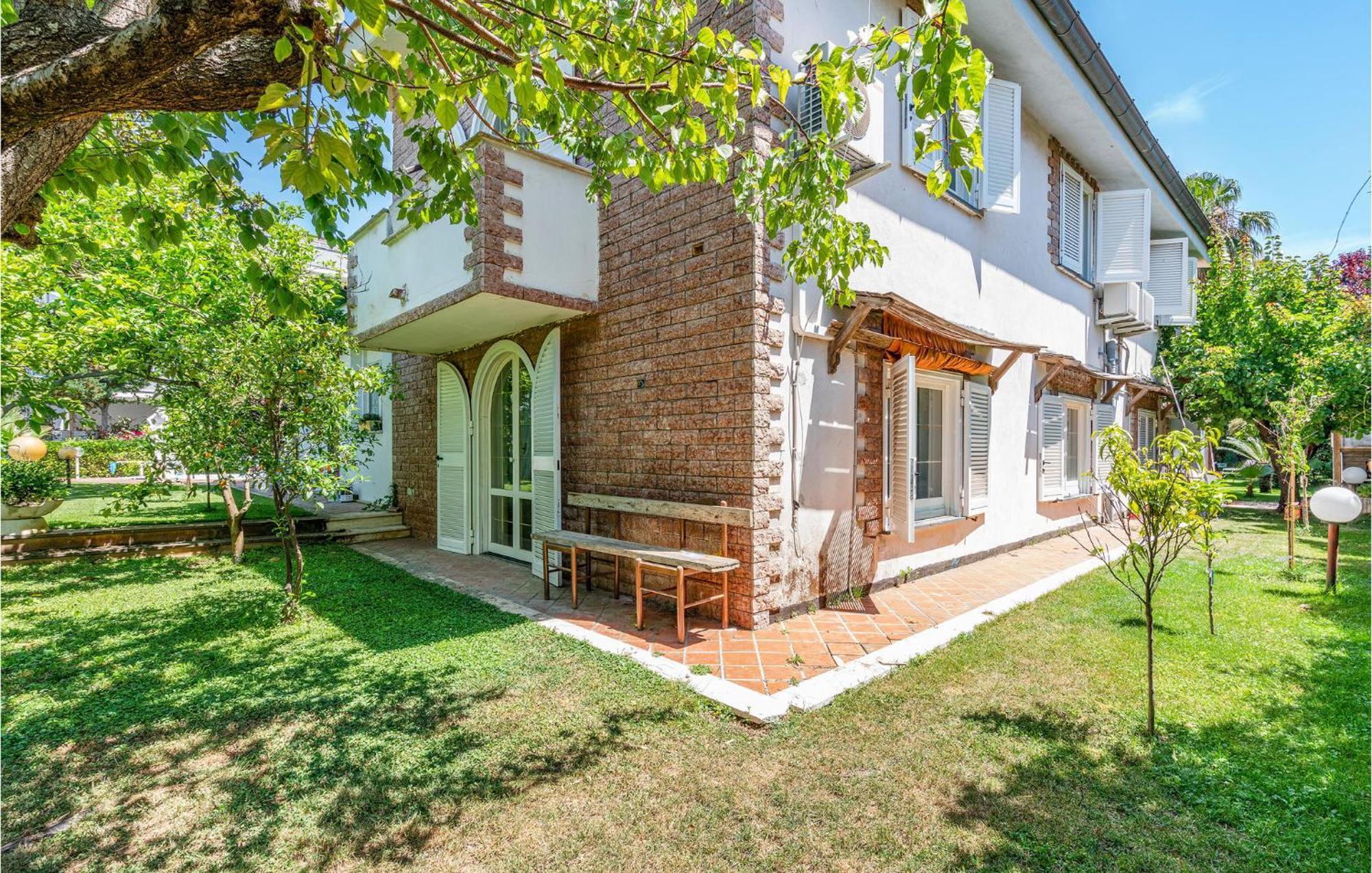 Beautiful Home In Fiumicino With Wifi 外观 照片